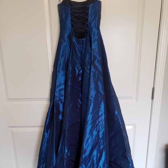 Cache gown - Picture 4 of 6